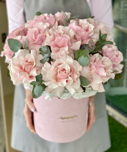 Бархатная коробка с французскими розами 