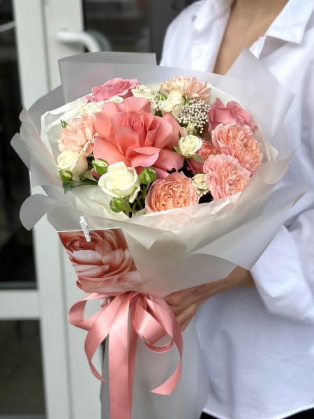 Букет в персиковых оттенках 