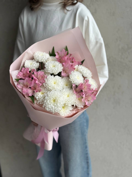 Стойкий розовый букет